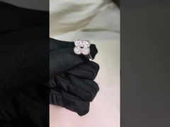 Trouvez votre accessoire parfait avec des bijoux de luxe et des pièces exquises