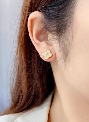 Small Size 18K Yellow Gold Earrings Modern Custom Brand Jewelry For B2B Buyers