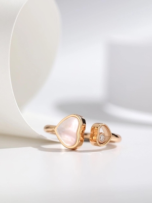 Round Brilliant Wedding Gold Diamond Ring Chopards Happy Diamonds Collection Jewelry