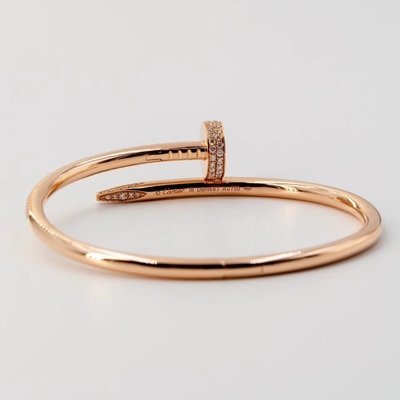 Elegant 18K Gold Diamond Jewelry with VS1 Clarity GIA Certified Various Cuts and Styles