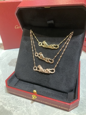 Geometric VS1 18K Gold Diamond Necklace with Prong Setting Vintage Style