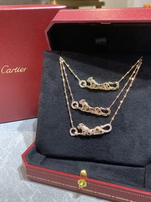 Geometric VS1 18K Gold Diamond Necklace with Prong Setting Vintage Style