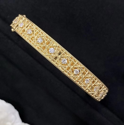 Polished Finish 18K Gold Diamond Bracelet Prong Setting Master Jewelry Supplier