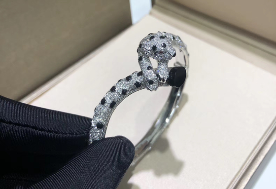 15.74 Carats 706 Diamonds Panthere De Brand Bracelet 18k White Gold