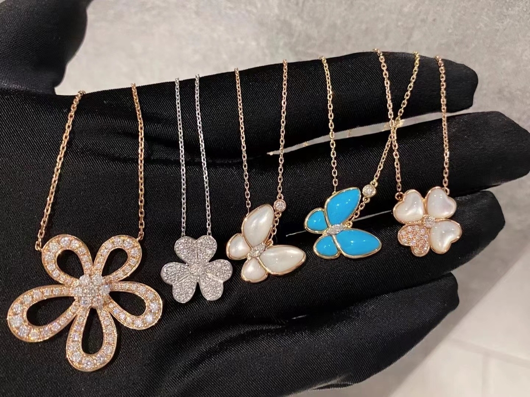 18k Yellow Gold VCA Sweet  Butterfly Necklace VVS Diamond Round Cut