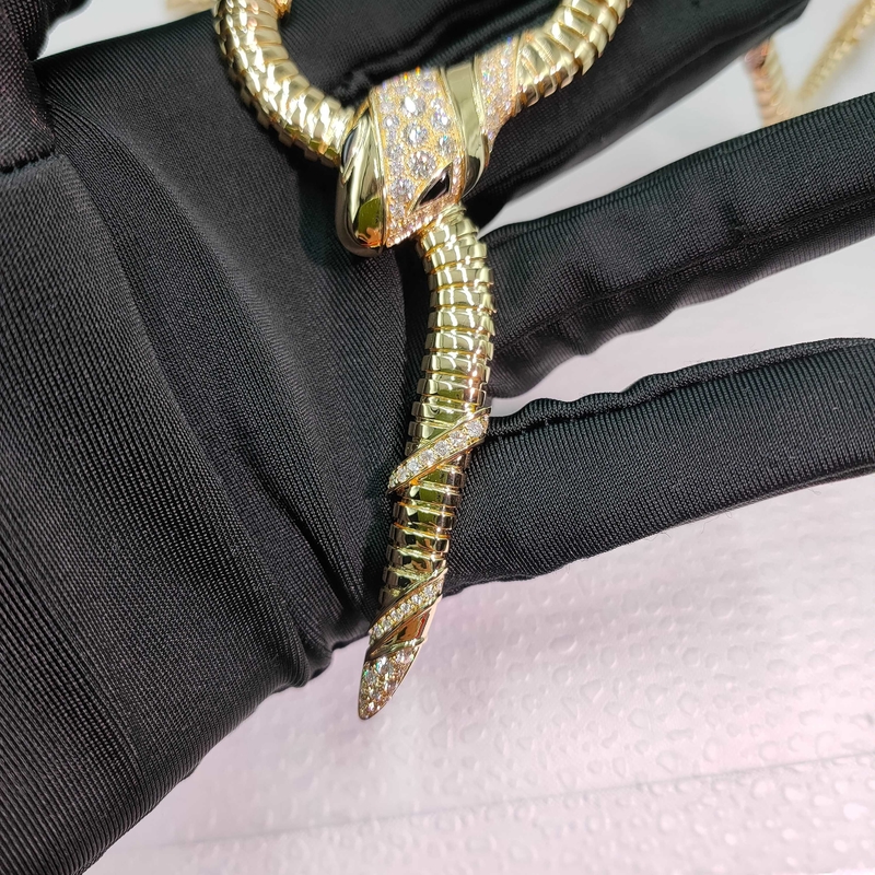 Serpenti 18 Kt Yellow Gold Necklace Set With Demi Pavé Diamonds And Black Onyx Eyes