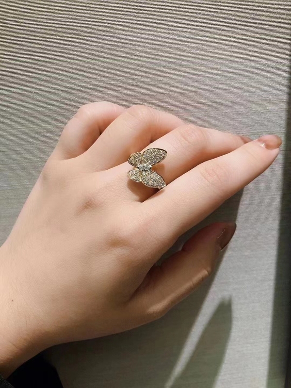 gift box packaging Custom Brand Flora Frivole Rings real 18k gold diamonds luxury jewelry nyc