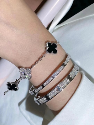 Or massif adapté aux besoins du client HK de Brand Real Diamond Bangles 18k plaçant des bijoux