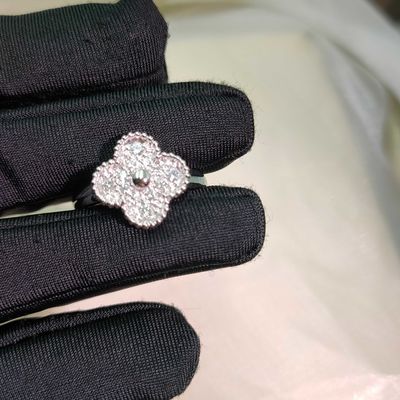 Bijoux de luxe de marque exquise, sublimant le style avec une élégance et un savoir-faire intemporels