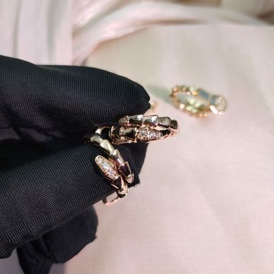 Jeu de haute qualité BVL Boucles d'oreilles Diamant Gemstone avec VVS Diamant Clarité et taille moyenne